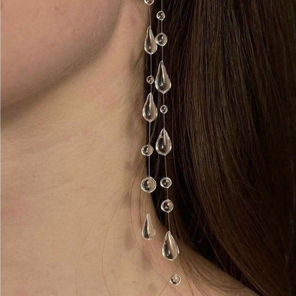 Elegant Silver Teardrop Earrings